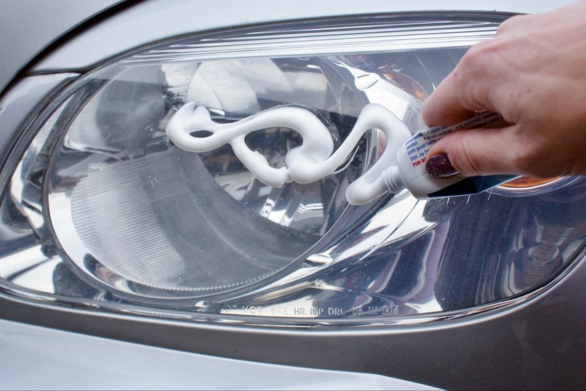Tips Menjaga Reflektor Headlamp Mobil Agar Tetap Kinclong