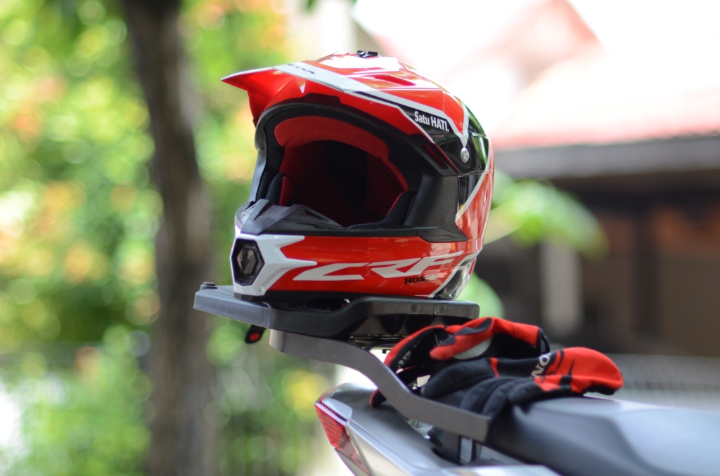 Tips Merawat Helm Premium